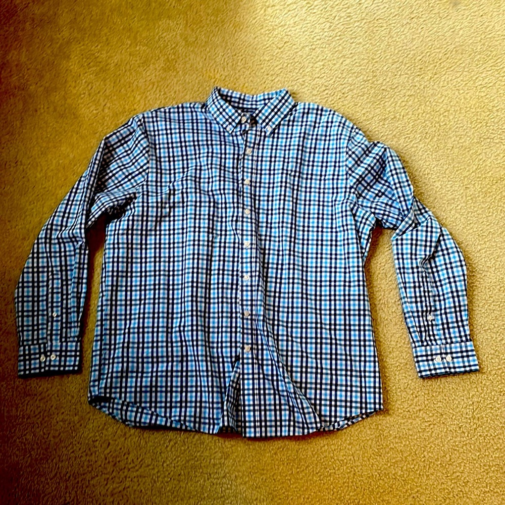 Mens casual bottom up shirt.